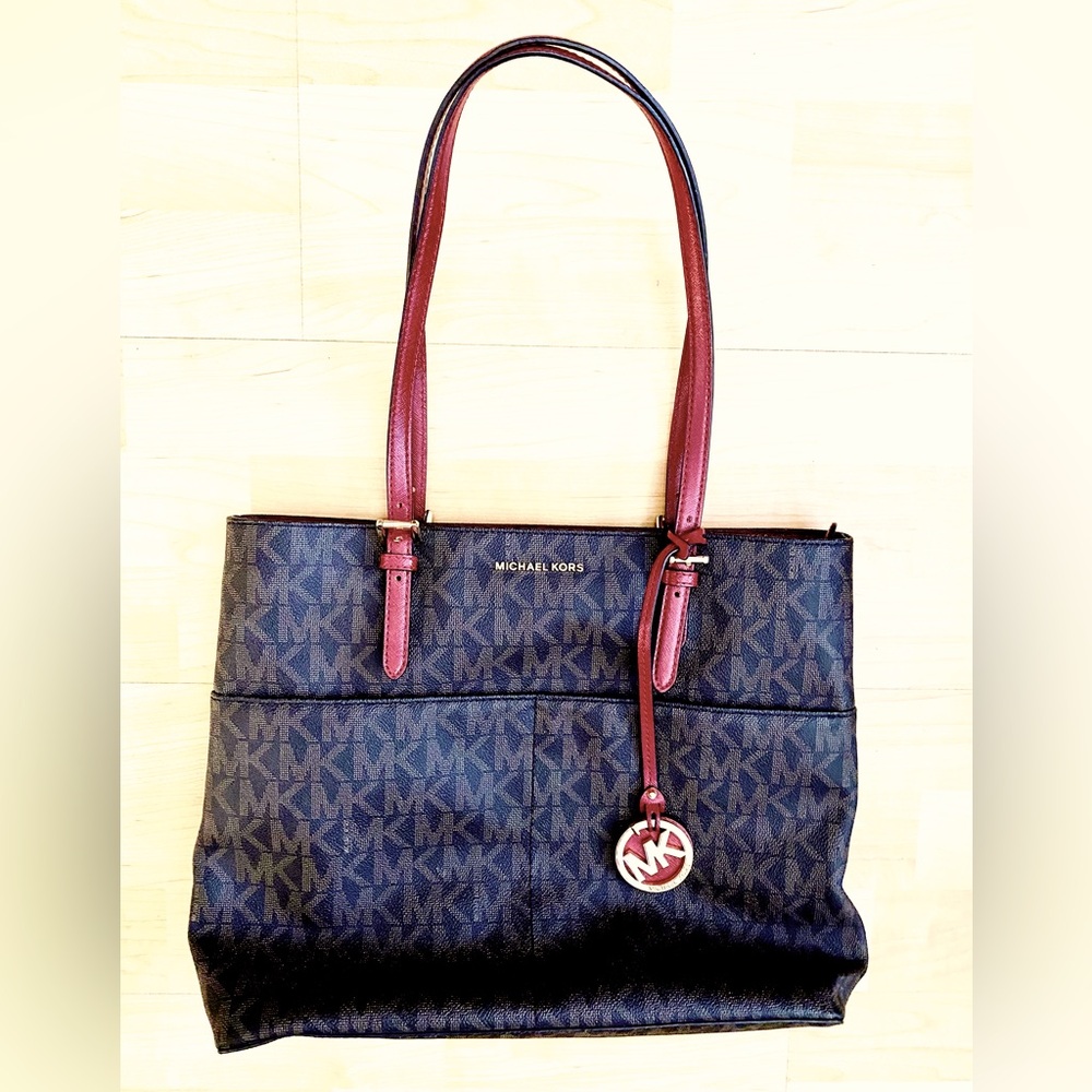 Michael Kors NWOT classic brown monogram logo bag